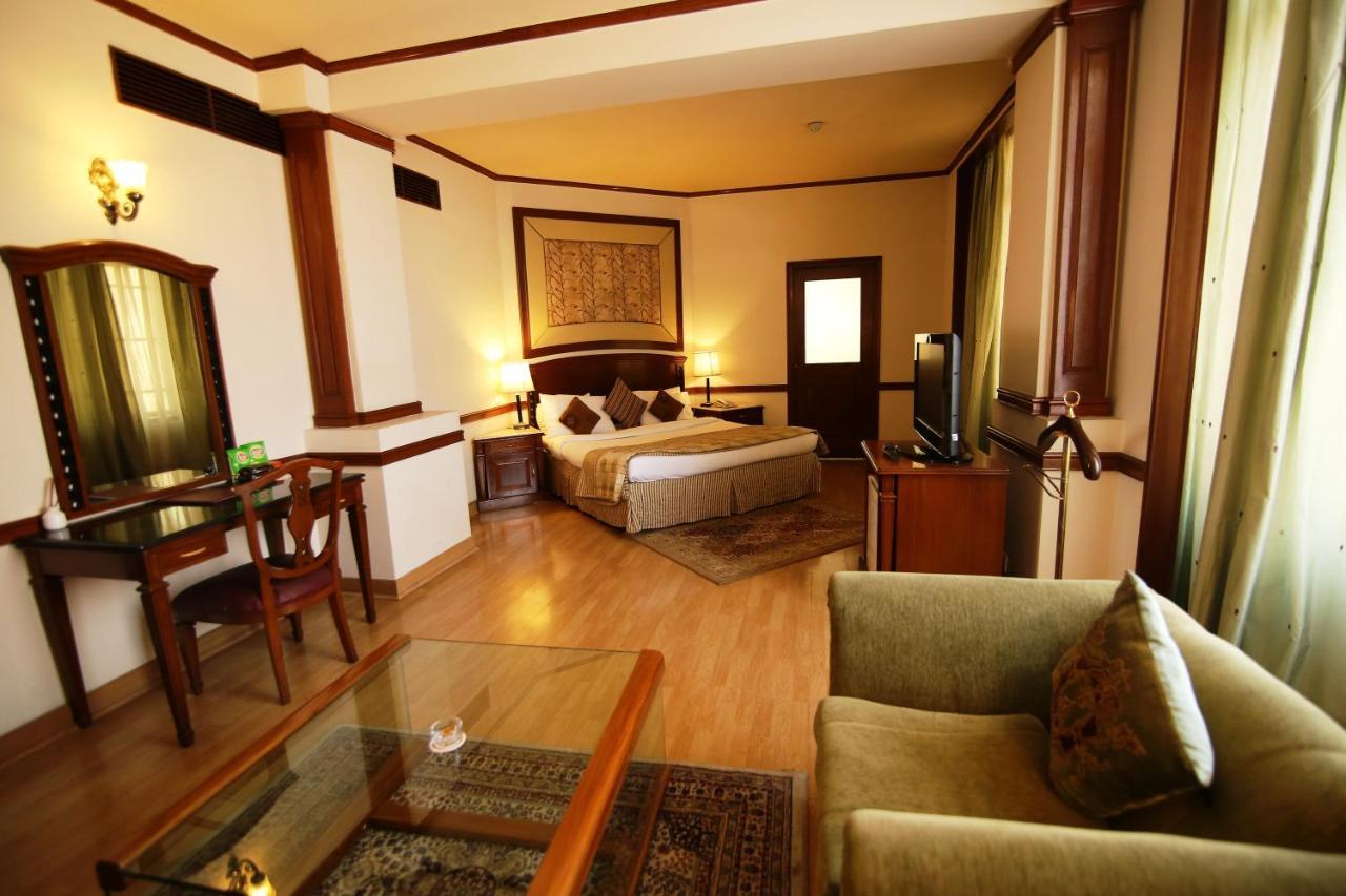 Hotel President Джаландхар Екстериор снимка