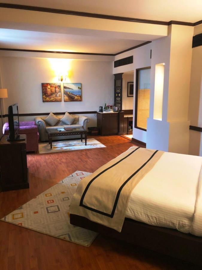 Hotel President Джаландхар Екстериор снимка