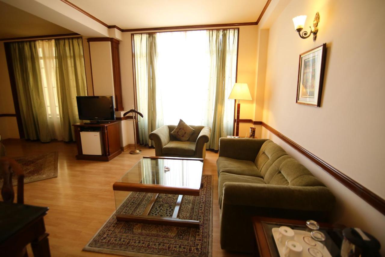 Hotel President Джаландхар Екстериор снимка