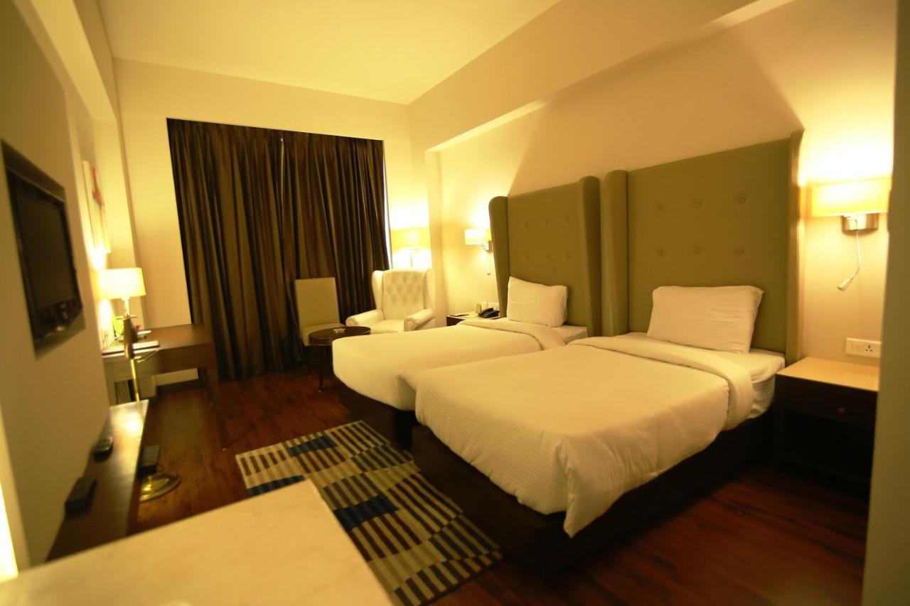 Hotel President Джаландхар Екстериор снимка