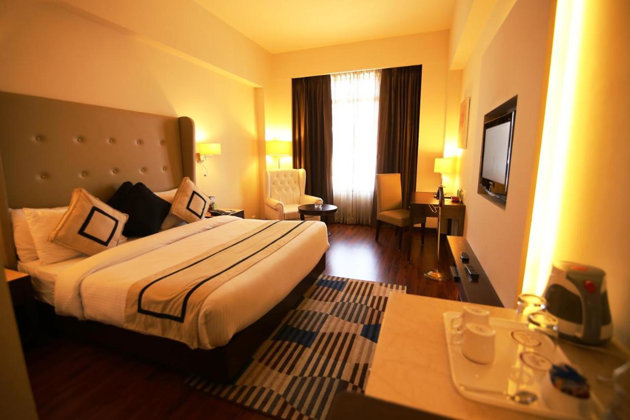 Hotel President Джаландхар Екстериор снимка