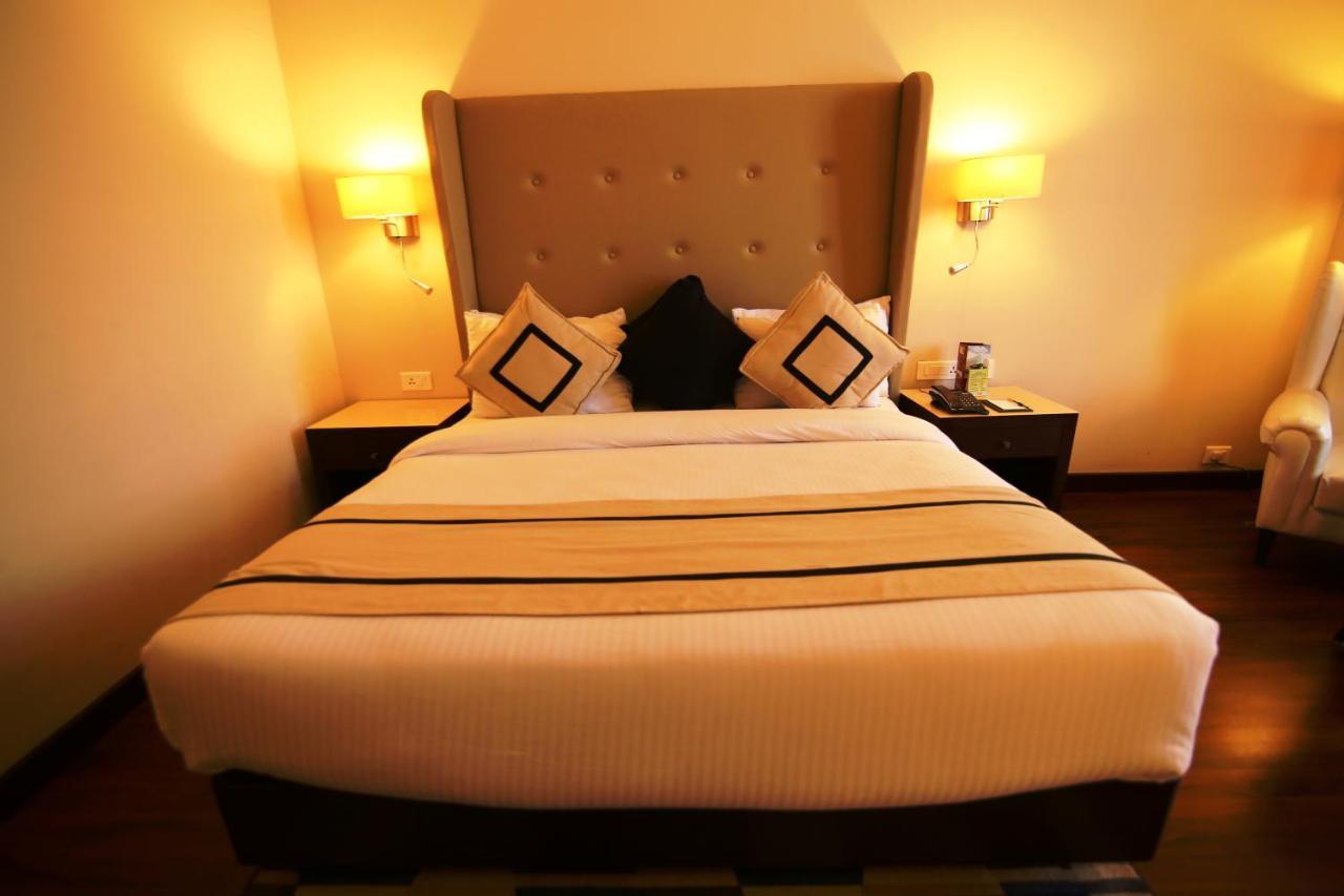 Hotel President Джаландхар Екстериор снимка