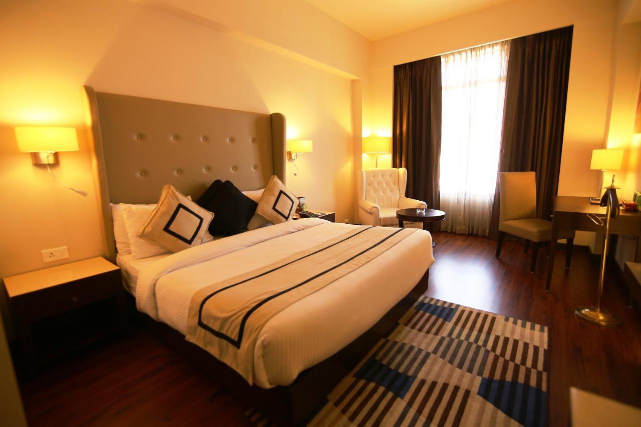 Hotel President Джаландхар Екстериор снимка