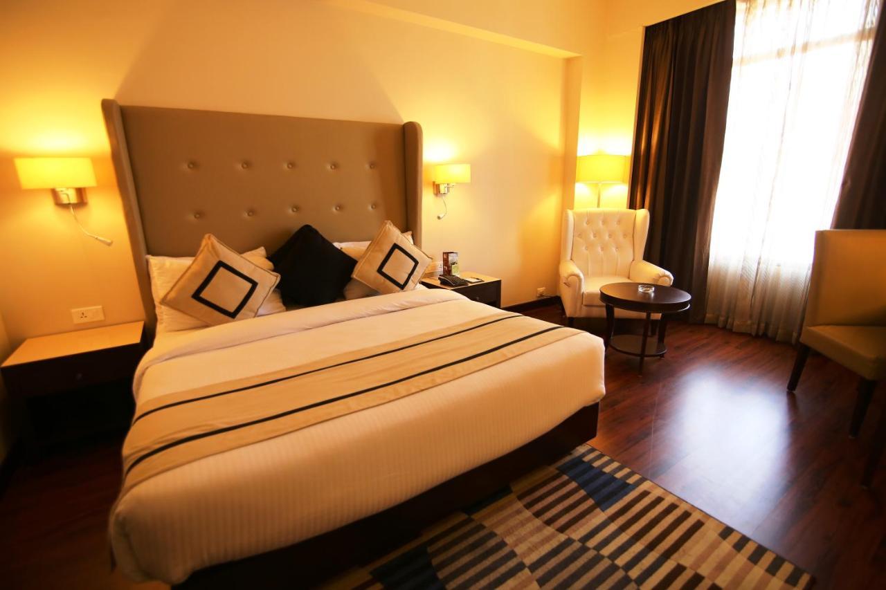 Hotel President Джаландхар Екстериор снимка